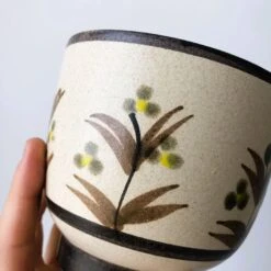 Pot De Fleurs En Céramique Orné De Décorations Florales Très Colorées TBE. -Jardin Fournitures Boutique 7dc71a86 f9db 4488 8038 5bdde03b44cd