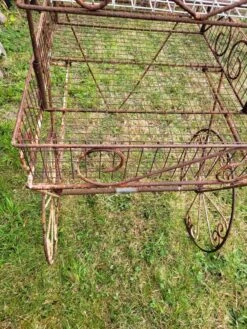 Ancienne Charette De Fleuriste -Jardin Fournitures Boutique 7fee11fd f432 4a78 8d97 1db88c7c1f58