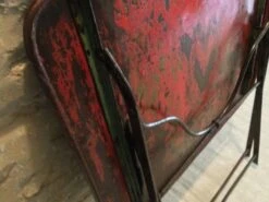 Table En Fer Rivetée Pliante -Jardin Fournitures Boutique 81d505be 10b8 420e a892 113f9593d9db