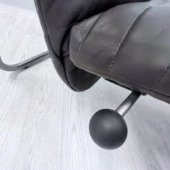 Chaise Longue En Cuir -Jardin Fournitures Boutique 84eb172d 4ad2 4229 9f4e 3c4f16277517