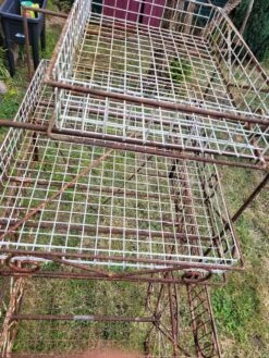 Ancienne Charette De Fleuriste -Jardin Fournitures Boutique 8536dd52 869c 4904 a902 98a3e8947bb5