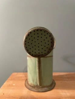 Arrosoir Ancien En Tôle -Jardin Fournitures Boutique 858ea5e2 0c9b 4621 b3ab 313dbb3461aa