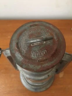 Lampe Tempête En Métal Marque Meva Tchécoslovaquie -Jardin Fournitures Boutique 866c6a0d 7937 4a13 9b36 8fe8bd8b1045