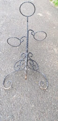 Porte Plantes Fer Forgé Torsadé -Jardin Fournitures Boutique 883ad3e7 4592 4674 ba63 f3cd3575a34b