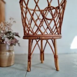 Porte-plantes Ancien En Rotin Tripode -Jardin Fournitures Boutique 8961b41c 8614 406c a681 d32b55d146f4