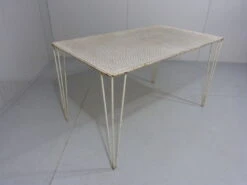 Table De Jardin En Acier Perforé Blanc Des Années 1950 -Jardin Fournitures Boutique 8b417b1e c7d0 4003 8d68 2262a118d303