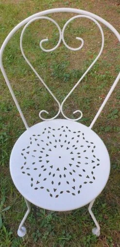 Salon de jardin composé d une table tripode démontable (3 vis) -Jardin Fournitures Boutique 8f69b4b0 28e9 430c 9e3f 10441984e4ee