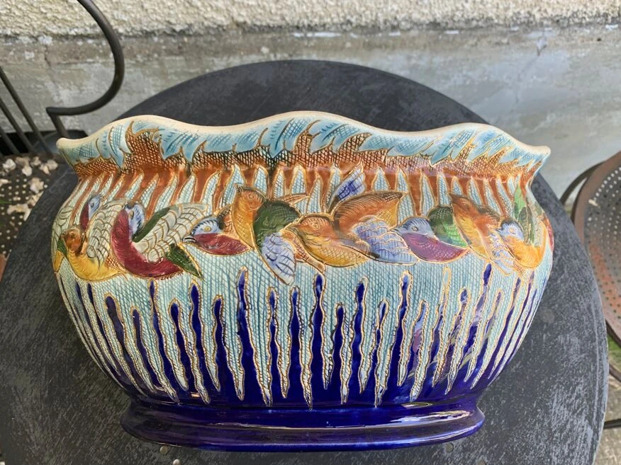 Jardiniere En Barbotine Céramique Emaillee Motif Aux Oiseaux Multicolores Et Bleu Cobalt, Art Deco 10 Jardiniere En Barbotine Céramique Emaillee Motif Aux Oiseaux Multicolores Et Bleu Cobalt, Art Deco – Image 8