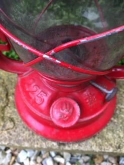 Lampe-tempête En Métal Rouge. Swallow Brand 11 Lampe-tempête En Métal Rouge. Swallow Brand -Jardin Fournitures Boutique 918d60c1 b16d 4e25 a949 1bd63799b733