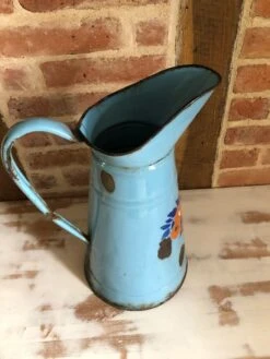 Broc émaillé Bleu Motif Fleurs -Jardin Fournitures Boutique 9758469c 4fd3 40e3 a236 f98c587868fe