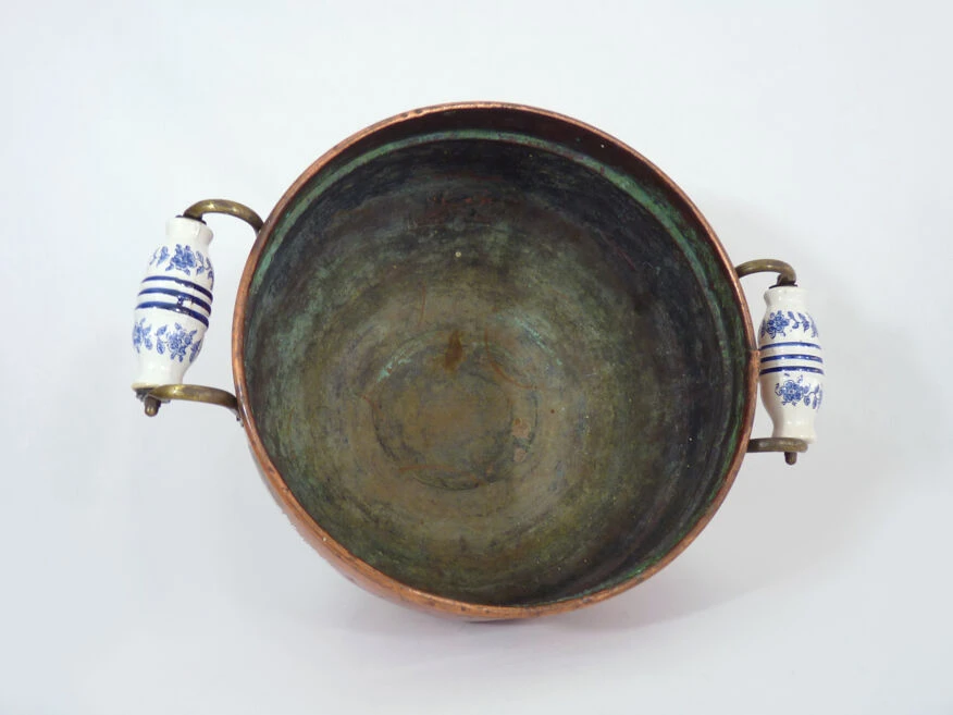 Jardinière Cache Pot En Cuivre Poignées En Porcelaine, Pied Laiton. Année 40 50 11 Jardinière Cache Pot En Cuivre Poignées En Porcelaine, Pied Laiton. Année 40 50 – Image 9
