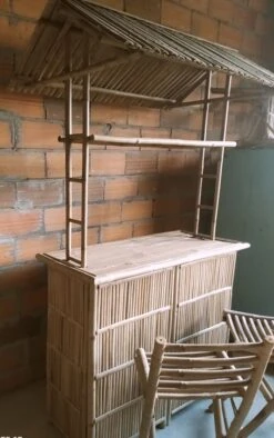 Ensemble Bar En Bambou Avec Ses Deux Tabourets -Jardin Fournitures Boutique 99e153b3 5e77 4d3d 87d8 50a0532b30a9