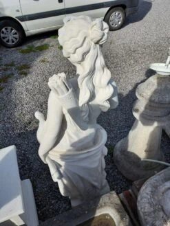 Statue Femme Diane Chasseresse En Pierre Reconstituée -Jardin Fournitures Boutique a180a246 f1b1 4721 a5d9 7fd1db303985