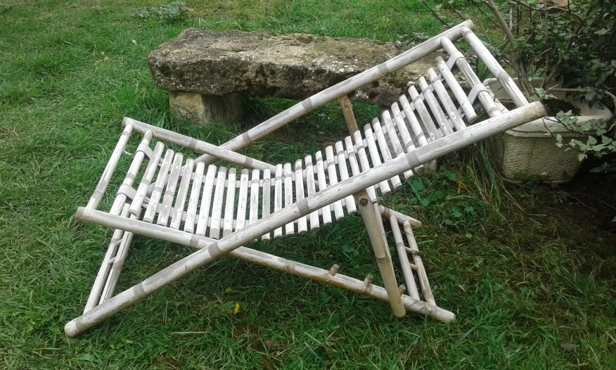 Lot De Deux Chiliennes En Bambou Vintage Avec Sa Table D'appoint 8 Lot De Deux Chiliennes En Bambou Vintage Avec Sa Table D'appoint – Image 6