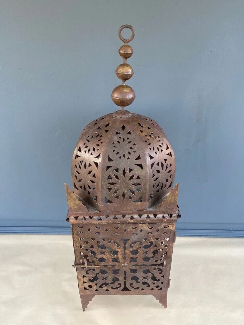 Lanterne Orientale En Métal Ajourée XXeme 5 Lanterne Orientale En Métal Ajourée XXeme – Image 3