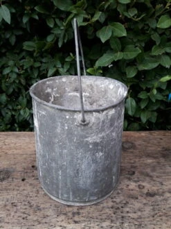 Seau En Fer -Jardin Fournitures Boutique b4c1586b 26d3 4e9b b983 5f69195dead5