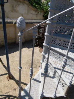 Escalier Colimaçon En Fonte XXème -Jardin Fournitures Boutique b88eaed6 a68b 416f ab8f d7e305859cfb
