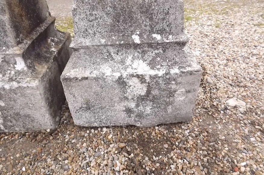 Paire De Bornes Ciment Année 60 6 Paire De Bornes Ciment Année 60 – Image 4