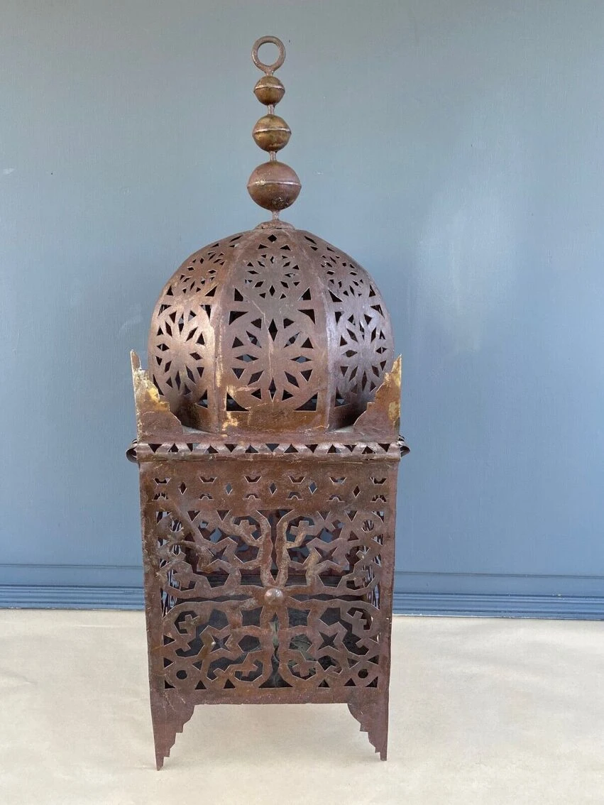 Lanterne Orientale En Métal Ajourée XXeme 4 Lanterne Orientale En Métal Ajourée XXeme – Image 2