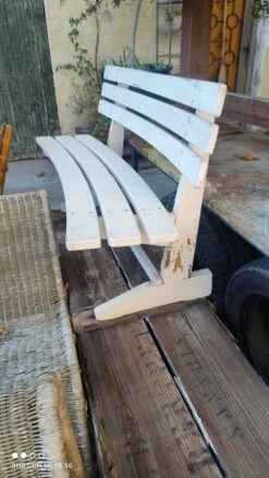 Banc De Jardin En Bois Peint Vers 1950 -Jardin Fournitures Boutique bd84d2c5 15df 4fdf b465 984d35a8cec9