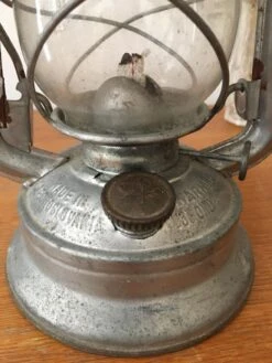 Lampe Tempête En Métal Marque Meva Tchécoslovaquie -Jardin Fournitures Boutique be45b74f b515 43ce 8f47 13d573fe80b8