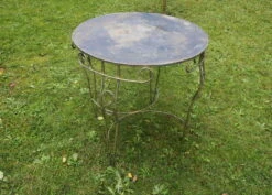 Table De Patio De Jardin Peinte Du Milieu Du Siècle, Années 1950 -Jardin Fournitures Boutique c0c7a834 f948 4d20 8951 e78fdeb5804e
