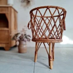 Porte-plantes Ancien En Rotin Tripode -Jardin Fournitures Boutique c2cb277f abd6 47cc b5ae 4b165657b9a7