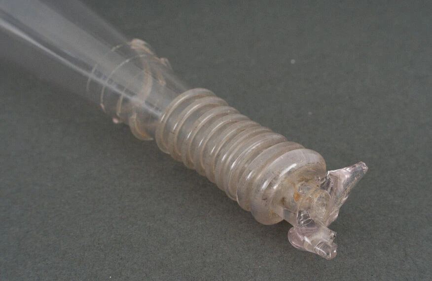 Abreuvoir Pour Oiseau En Verre Soufflé XIXe 9 Abreuvoir Pour Oiseau En Verre Soufflé XIXe – Image 7