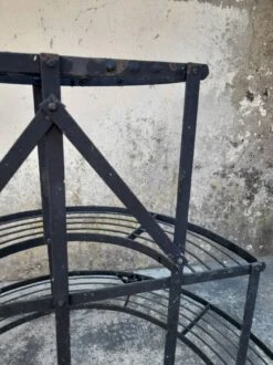 Porte Plantes De Fleuriste Ancien En Fer -Jardin Fournitures Boutique c4fd27e9 e38a 4968 a860 ce18a846690b