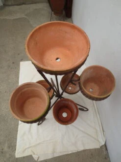 Porte Plantes En Métal De Couleur Marron Brun Capacité 7 Pots -Jardin Fournitures Boutique c7206fea 0444 496c 9647 57e27893388b