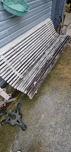 Banc à Lattes De Jardin Blanc Ancien -Jardin Fournitures Boutique c8783178 f874 4cb0 a2b0 710e278197bd