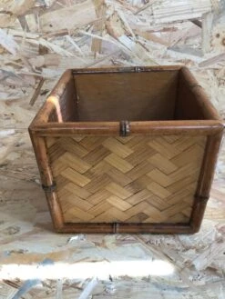 Cache Pot Plantes Carré En Bambou & Rotin Tressé Vintage -Jardin Fournitures Boutique c8a4a2fc d6d8 4610 8de1 f61babf25185