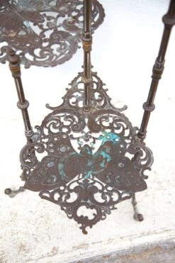 Sellette Bronze Ancienne Sellette 3 Niveaux,porte-plante Bronze, Motifs Papillon, Jardinière, Patio -Jardin Fournitures Boutique c8f11a02 e7ae 4259 80eb b375481937a4