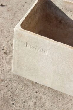 Grande Jardinière Moderniste En Eternit, Suisse 1970s -Jardin Fournitures Boutique d0dc6350 1c0a 4312 ad95 db7281e61dba