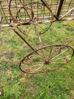 Ancienne Charette De Fleuriste -Jardin Fournitures Boutique d21ac34c b13a 4380 ba48 8e2e2b1a2da9