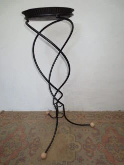 Porte Plantes Ou Fleurs En Fer Forgé Noir De Forme Hélicoidale 13 Porte Plantes Ou Fleurs En Fer Forgé Noir De Forme Hélicoidale -Jardin Fournitures Boutique d590a006 1b51 4bb7 85c8 6247a3d52b58