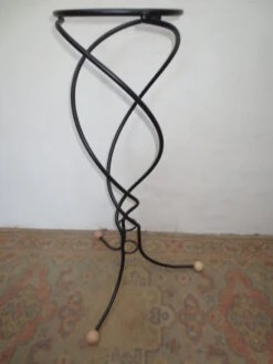 Porte Plantes Ou Fleurs En Fer Forgé Noir De Forme Hélicoidale 12 Porte Plantes Ou Fleurs En Fer Forgé Noir De Forme Hélicoidale -Jardin Fournitures Boutique d72b5a18 04a9 4579 855f f735f96abd76