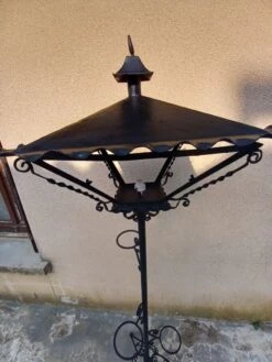 Lampadaire Jardin Fonctionnel, En Fer Forgé -Jardin Fournitures Boutique d85f5461 d86e 4a2c ad57 4f1dd68aa0ba