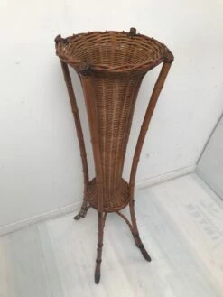 Porte Plante En Bambou Et Osier Des Années 60 23 Porte Plante En Bambou Et Osier Des Années 60 -Jardin Fournitures Boutique dc54d433 19c9 4af2 9324 78744bd64562