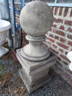 Boule Sur Socle En Pierre Reconstituée Patiné Gris -Jardin Fournitures Boutique dccfb769 649b 4e80 9190 54550b202638