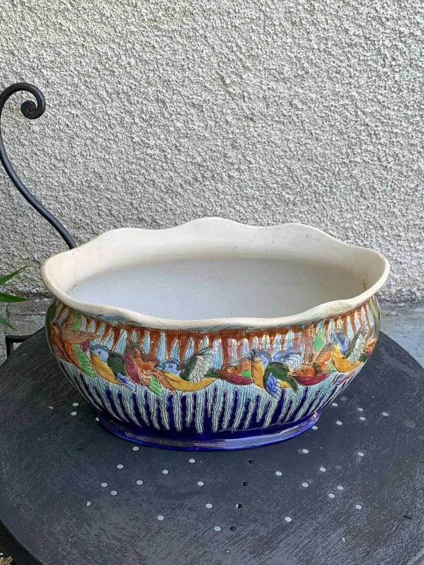 Jardiniere En Barbotine Céramique Emaillee Motif Aux Oiseaux Multicolores Et Bleu Cobalt, Art Deco 4 Jardiniere En Barbotine Céramique Emaillee Motif Aux Oiseaux Multicolores Et Bleu Cobalt, Art Deco – Image 2