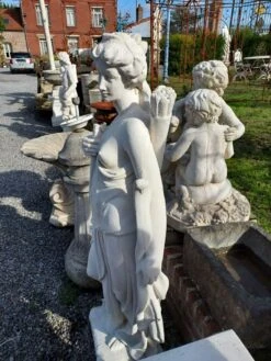 Statue Femme Diane Chasseresse En Pierre Reconstituée -Jardin Fournitures Boutique e06340ed c260 49ff 9a0c b7921dee099a