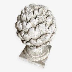 Artichaut D’ornement En Béton Blanchi