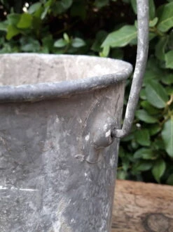 Seau En Fer -Jardin Fournitures Boutique e27be4ad 41e5 4343 a264 59ca54b46e63