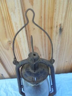 Ancienne Lampe Tempête à Pétrole -Jardin Fournitures Boutique e27f3b17 3d5d 48dc abcf 5128cd39ee5d