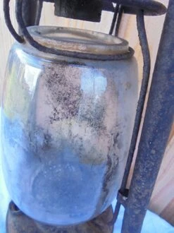 Ancienne Lampe Tempête à Pétrole -Jardin Fournitures Boutique e5b30c75 a3f0 44d3 bd8d f153d996c777