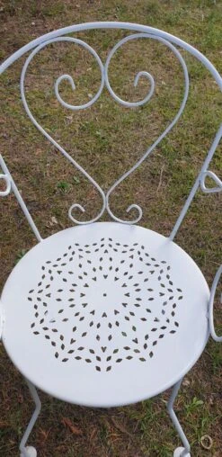 Salon de jardin composé d une table tripode démontable (3 vis) -Jardin Fournitures Boutique e5e2b823 633d 4632 bfbf 6078d454da34