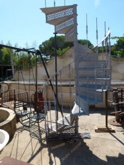 Escalier Colimaçon En Fonte XXème -Jardin Fournitures Boutique e76da339 b987 4d5d bcfb 8dbdfdae1fd0