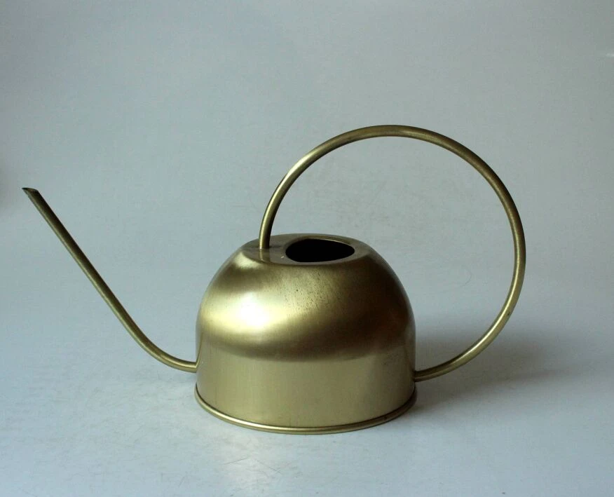 Arrosoir En Laiton Des Années 1970 Vintage 4 Arrosoir En Laiton Des Années 1970 Vintage – Image 2