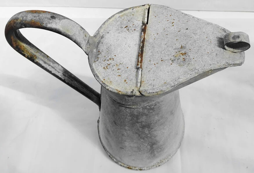 Broc à Couvercle Clapet En Zing 9 Broc à Couvercle Clapet En Zing – Image 7